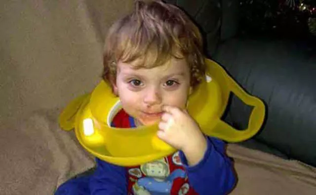 40 kids stuck in funny situations - #17 
