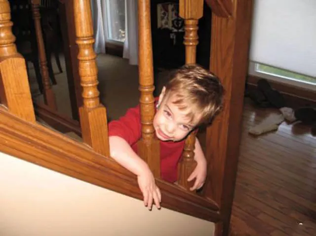 40 kids stuck in funny situations - #23 