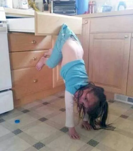 40 kids stuck in funny situations - #27 