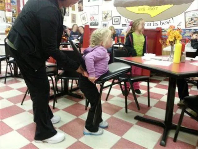 40 kids stuck in funny situations - #32 