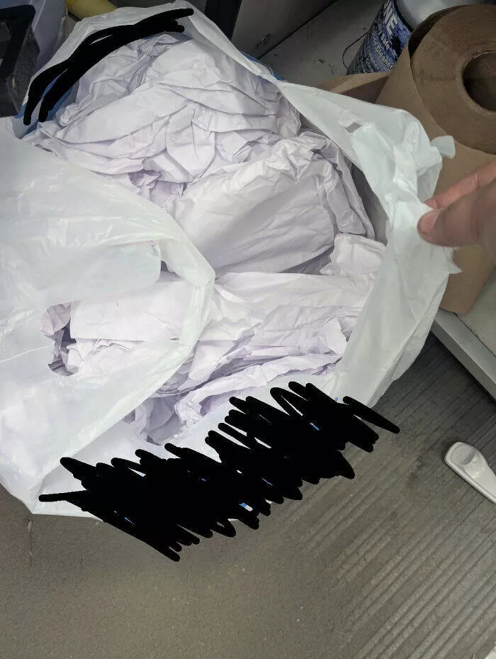 Courtesy a lost art in modern times - #7 Customer Emptied the Filling from Every Purse She Checked Out and Dumped It All at the Checkout