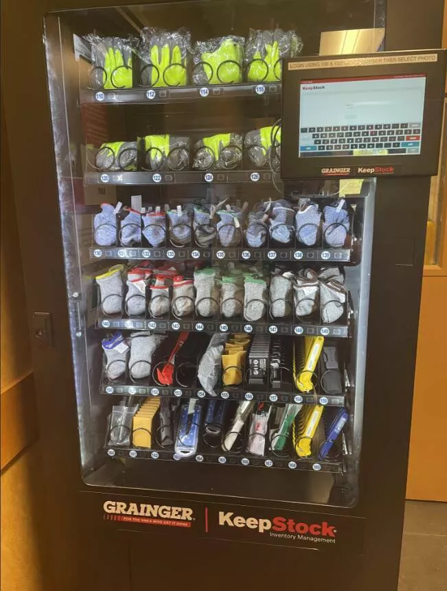 Visually pleasing moments you didnt expect - #20 Employee Breakroom Has a Vending Machine That Sells Tools Instead of Snacks