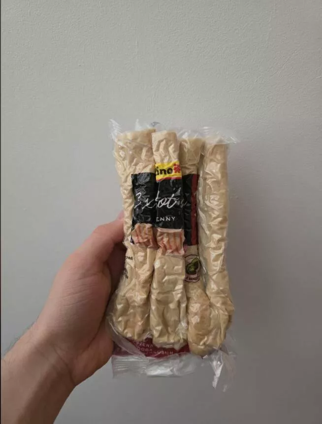 Visually pleasing moments you didnt expect - #28 Expired Hotdog Buns Somehow Vacuum-Sealed Themselves Visually pleasing moments you didnt expect - #28 Expired Hotdog Buns Somehow Vacuum-Sealed Themselves