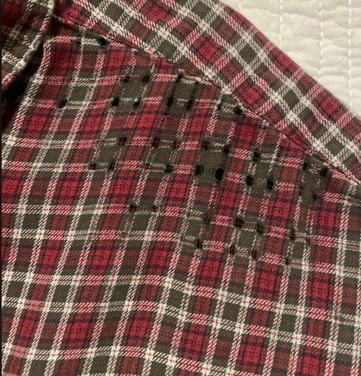 Photos intrigantes et etonnamment plaisantes - #37 Ma Chemise à Carreaux a Laissé des Trous Parfaits Après un Lavage Photos intrigantes et etonnamment plaisantes - #37 Ma Chemise à Carreaux a Laissé des Trous Parfaits Après un Lavage