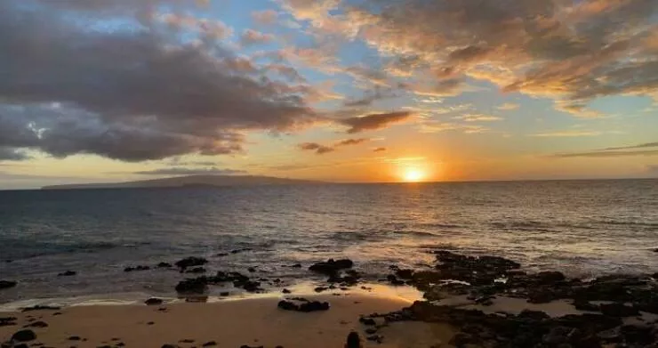 Pourquoi la motivation a fui ambiance chef toxique - #1 Mon Patron M’a Refusé Mon Voyage à Hawaï Pour La Demande en Mariage (Prévue Depuis 4 Mois) Parce Que “L’Entreprise A Besoin de Moi” — Voici Quand Même La Vue (Elle a Dit Oui)