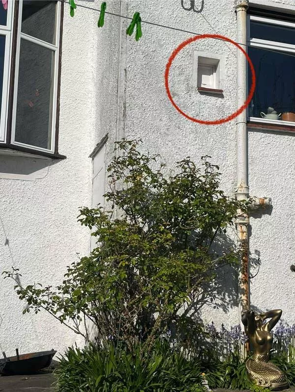 Mysteries solved by the wisdom of the web - #27 Recessed Wall Opening on UK Bungalows — Odd But Specific