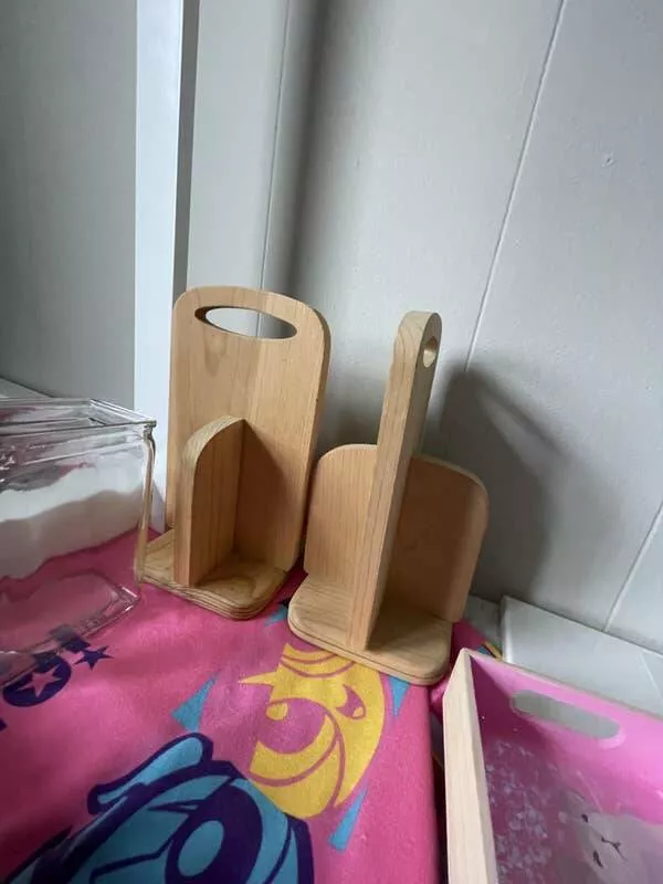 Mysteries solved by the wisdom of the web - #7 Wooden Handled X-Shaped Items — Looks Old, Feels Purposeful