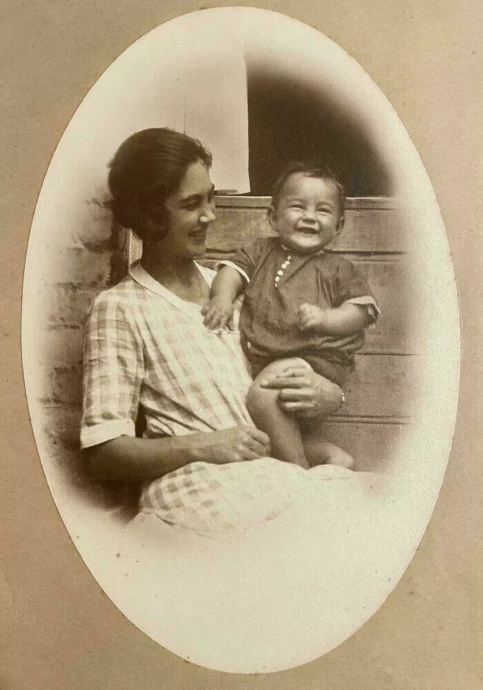 Echoes of history captured in timeless photos - #22 Exactly A Century Old — This Photo Carries So Much History