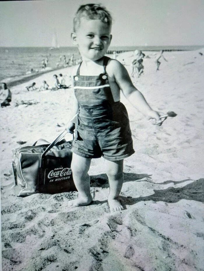 Photos du passe qui resonnent encore aujourdhui - #33 Mon père en 1958 — on dirait une pub rétro pour Coca-Cola