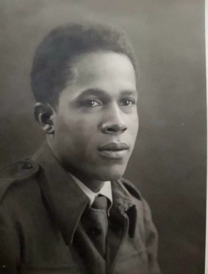 Photos du passe qui resonnent encore aujourdhui - #37 Portrait de mon grand-père en 1937