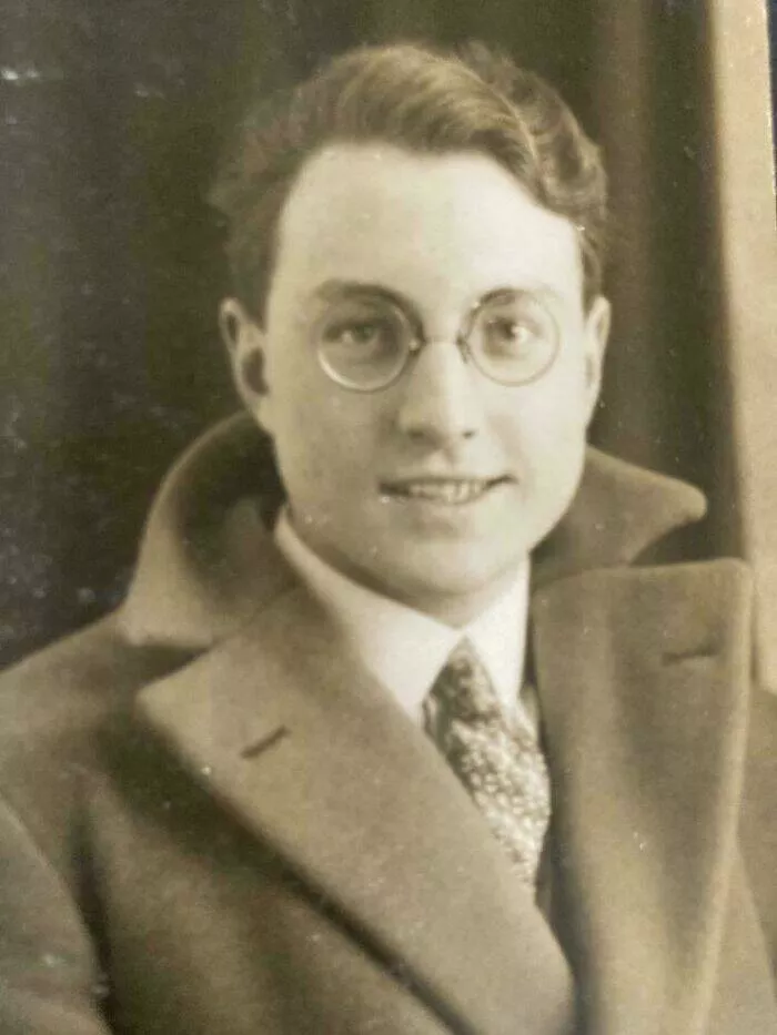 Photos du passe qui resonnent encore aujourdhui - #46 Mon père à 20 ans, photo prise en 1928