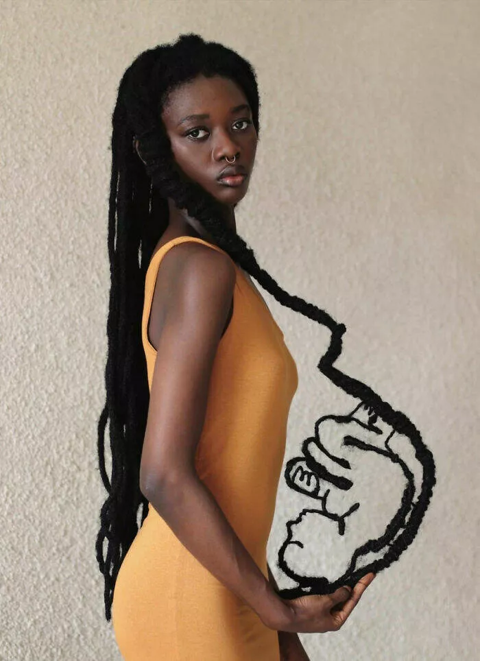 Voici dans le format demande les incroyables sculptures capillaires de laetitia ky