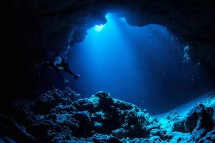 Les mysteres etranges reveles par locean - #27 Fosse des Mariannes : le canyon océanique le plus profond du monde, immense en longueur et en profondeur