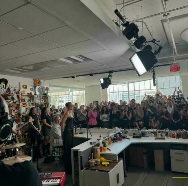 Photos insolites qui revelent le monde sous un autre angle - #16 Ce Que Voit Un Artiste Pendant Un Concert Tiny Desk Photos insolites qui revelent le monde sous un autre angle - #16 Ce Que Voit Un Artiste Pendant Un Concert Tiny Desk