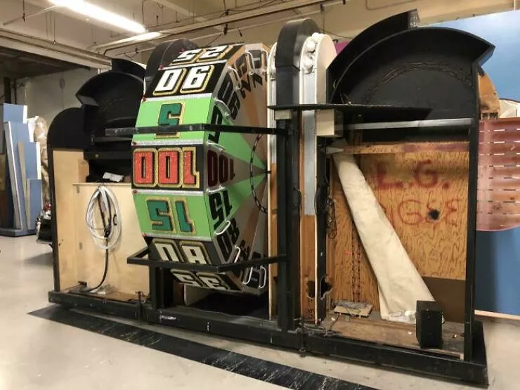 Extraordinary images showing the world from a new perspective - #27 Backstage Look At The Iconic Price Is Right Wheel