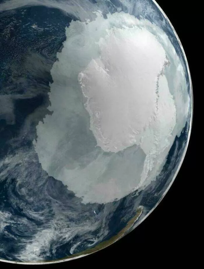 Photos insolites qui revelent le monde sous un autre angle - #8 L’Antarctique Vu De L’Espace – Une Étendue Infinie Et Inhospitalière Photos insolites qui revelent le monde sous un autre angle - #8 L’Antarctique Vu De L’Espace – Une Étendue Infinie Et Inhospitalière