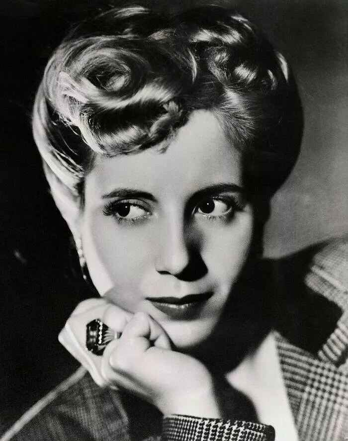 Personnages historiques etonnamment seduisants selon les standards daujourdhui - #4 Eva Perón : Icône révolutionnaire de l’Argentine moderne
