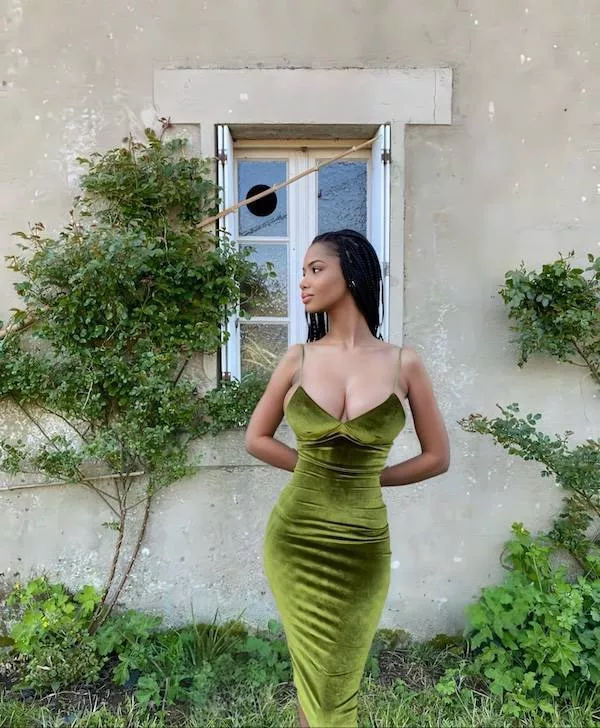 Hot dress that catches eyes - #4 