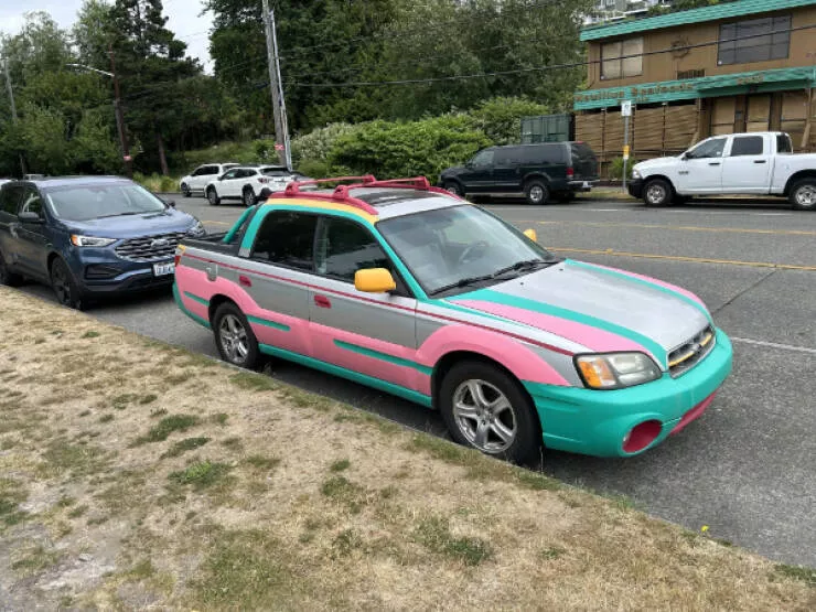 Awesome pics that get better the longer you look - #3 Retro 1980s Subaru Spotted On Seattle Street