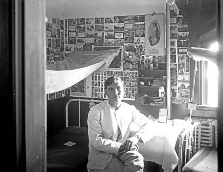 Merveilles stupefiantes des images incroyables et fascinantes - #10 Chambre étudiante des années 1910 – immersion historique