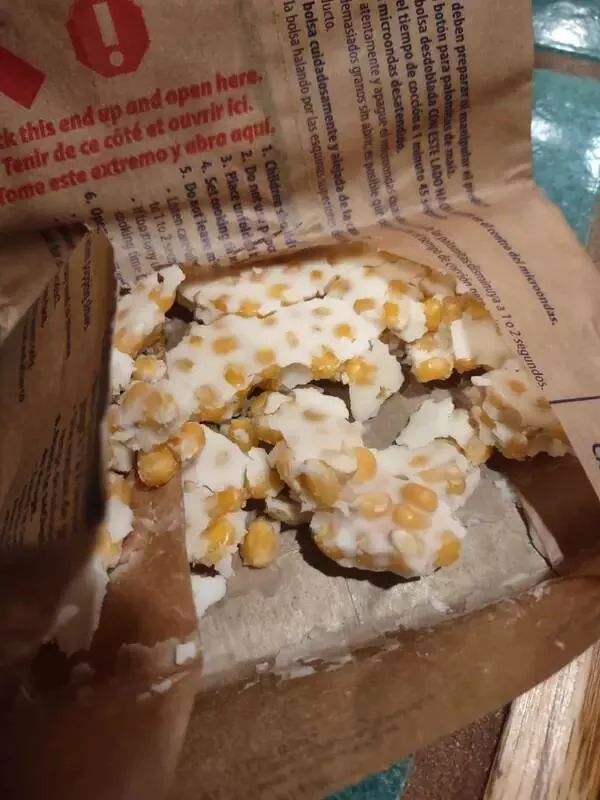 Merveilles stupefiantes des images incroyables et fascinantes - #22 Intérieur d’un sachet de pop-corn micro-ondes avant cuisson
