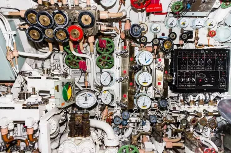 Astonishing wonders truly unbelievable and captivating shots - #26 1960s British Submarine Control Room Revealed In Rare Photo