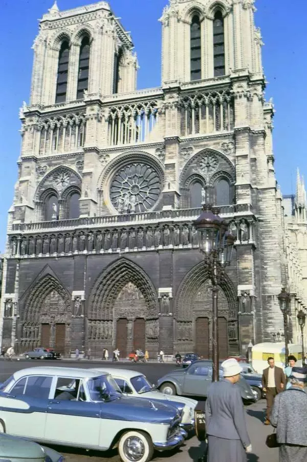 Astonishing wonders truly unbelievable and captivating shots - #30 Notre Dame Cathedral Once Had A Car Parking Lot In Front