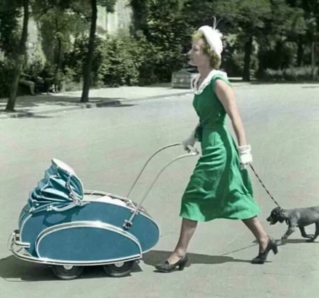 Old school moments that didnt age well - #17 Futuristic Baby Carriage From West Germany In The 1950s