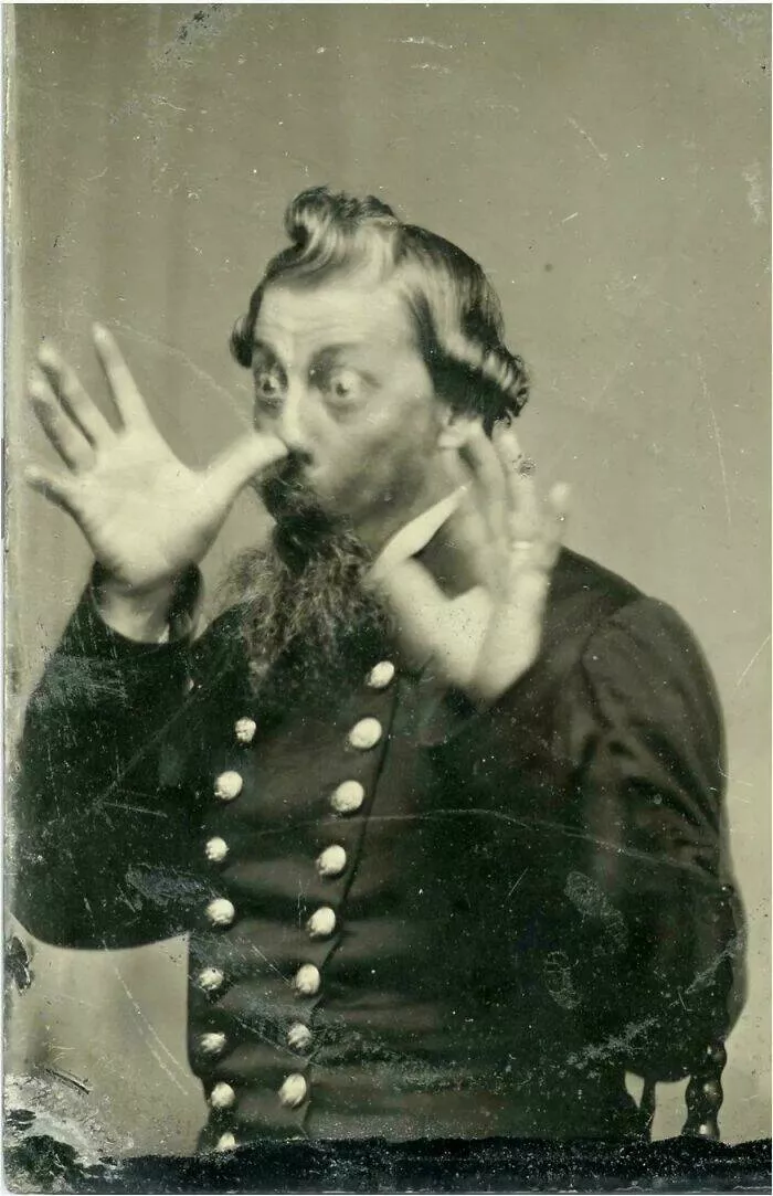 Old school moments that didnt age well - #22 Vintage Civil War Photo Shows Union Officer Being Silly (1860s)