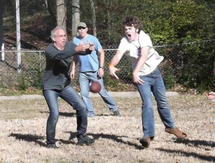 The internets still wild and wonderfully ridiculous - #28 Family Thanksgiving Football Fail Was Truly Legendary