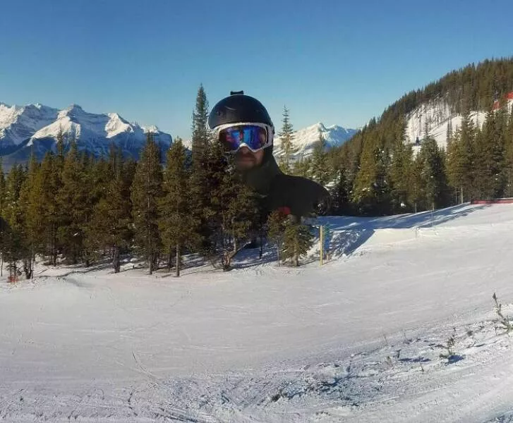 The internets still wild and wonderfully ridiculous - #4 Google Made This Accidental Panorama Of Lake Louise