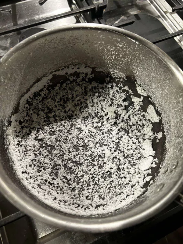 Quand les journees tournent au cauchemar - #7 Mon coloc a cuvé l’alcool avec le feu allumé, casserole foutue