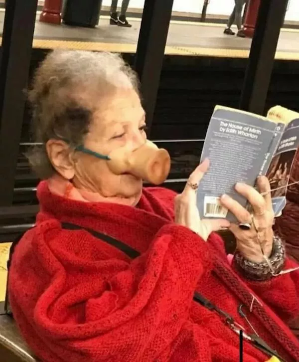 The craziest moments ever caught in subways - #1 