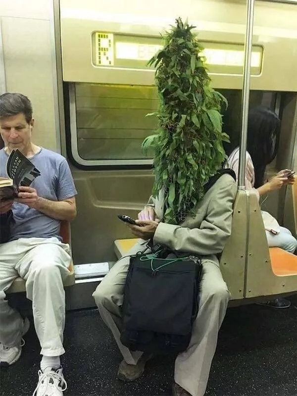 The craziest moments ever caught in subways - #12 