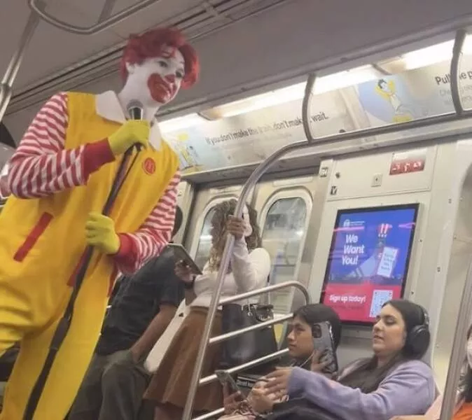 The craziest moments ever caught in subways - #2 