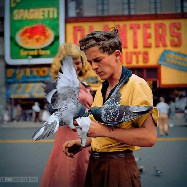 History brought back to life in vivid color - #14 Vivian Maier’s Snapshot Of NYC Life, 1954 Street Vibe