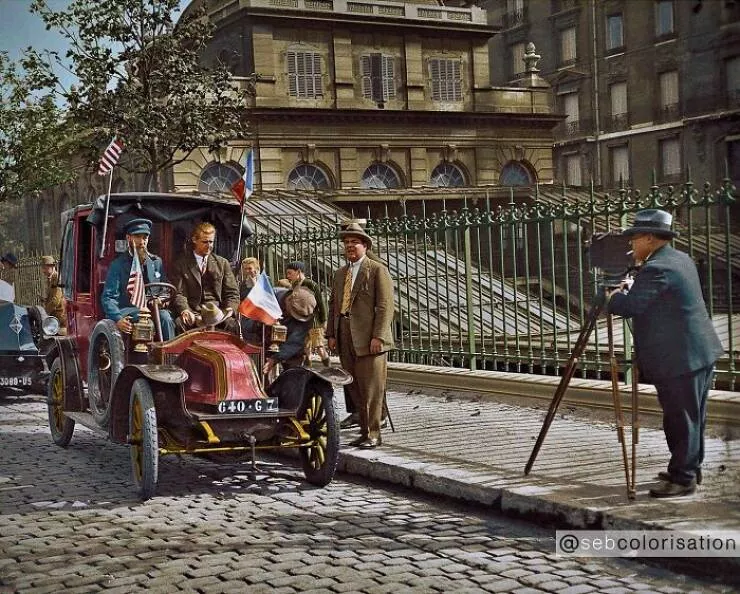 Le passe reprend vie en couleurs eclatantes - #21 Hommage en 1925 à la bataille de la Marne—taxis commémoratifs à Paris