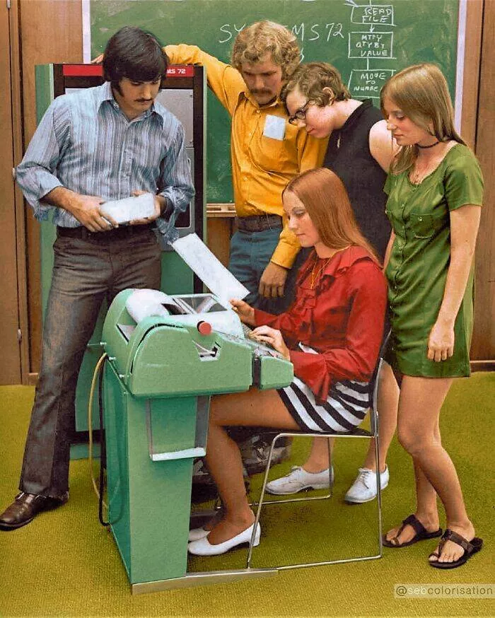 Le passe reprend vie en couleurs eclatantes - #8 Cours d’informatique rétro en 1972—l’époque des premiers ordis