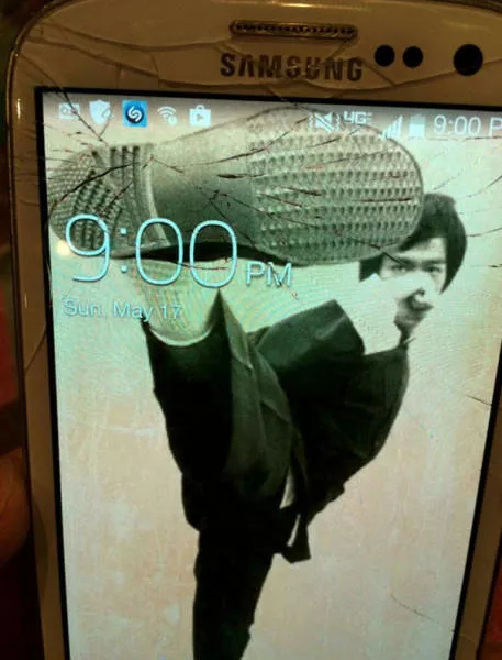 Top 20 wallpapers for cracked screens - #2 