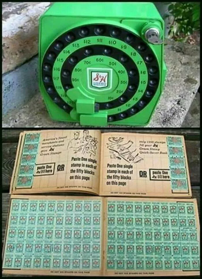 Objets retro qui faisaient fureur a lepoque - #33 Timbres Verts Et La Machine Qui Les Distribuait