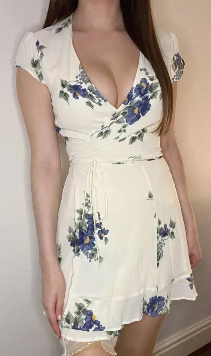 Sundresses that tease and tempt - #4 