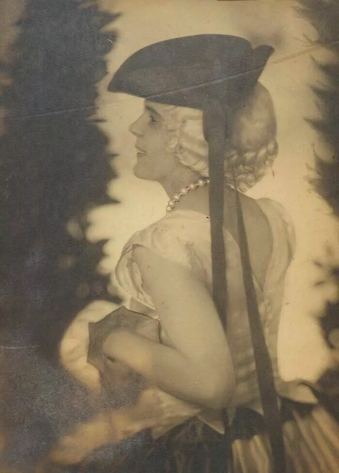 Vintage vixens power poise in 1900s glam - #19 Lillian and Dorothy Gish, Iconic Sisters of Silent Film Era
