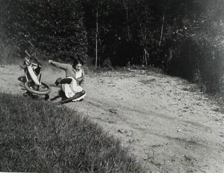 Vintage vixens power poise in 1900s glam