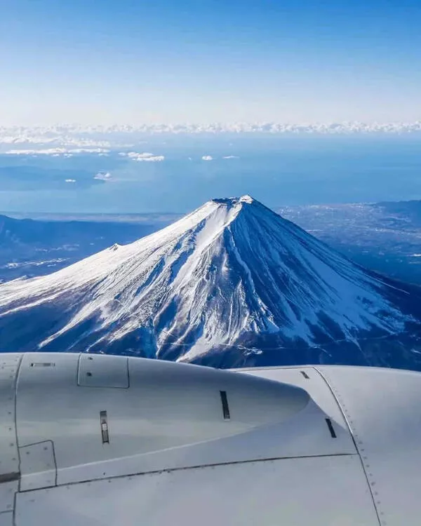 Instants fascinants saisis en image - #2 Le Mont Fuji Vu du Ciel Juste Avant d'Atterrir à Tokyo