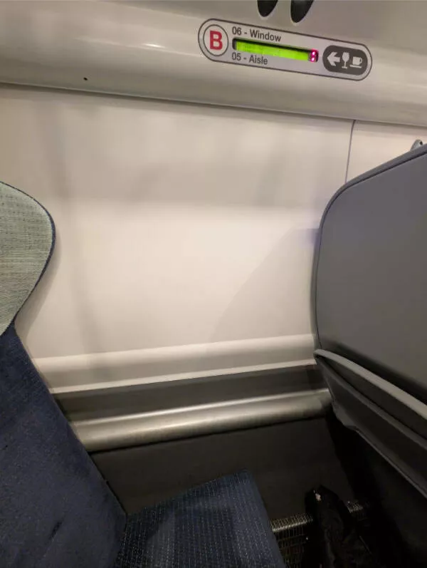 When everything goes wrong - #18 Window seat view blocked for 3 hours When everything goes wrong - #18 Window seat view blocked for 3 hours