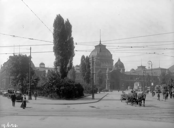 Vintage photos uncovering hidden world stories - #5 A Glimpse of 1920s Nuremberg, Germany