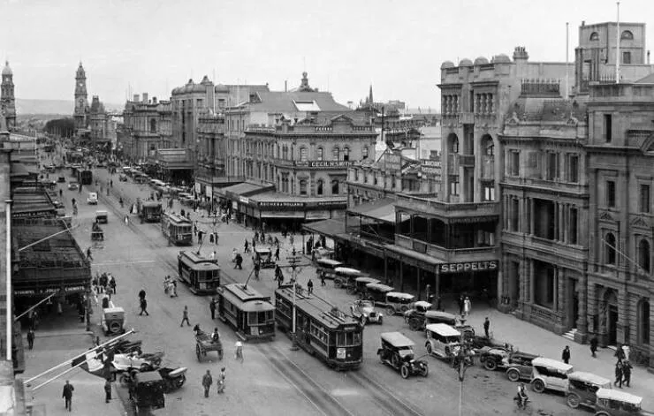 Vintage photos uncovering hidden world stories - #7 King William Street Alive with Activity, Adelaide 1923