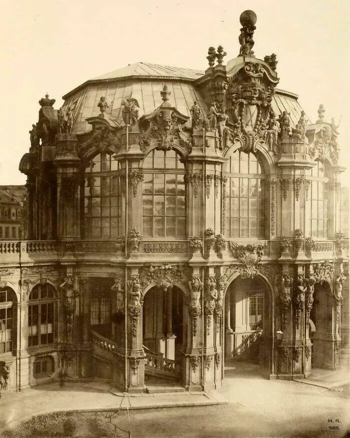 Beaute intemporelle larchitecture qui fait resonner le passe - #1 Berlin, Scène Animée des Années Folles, Allemagne