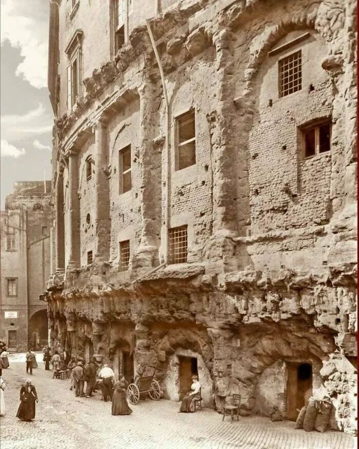 Beaute intemporelle larchitecture qui fait resonner le passe - #10 Tisserand de Rue à Shanghai, 1920