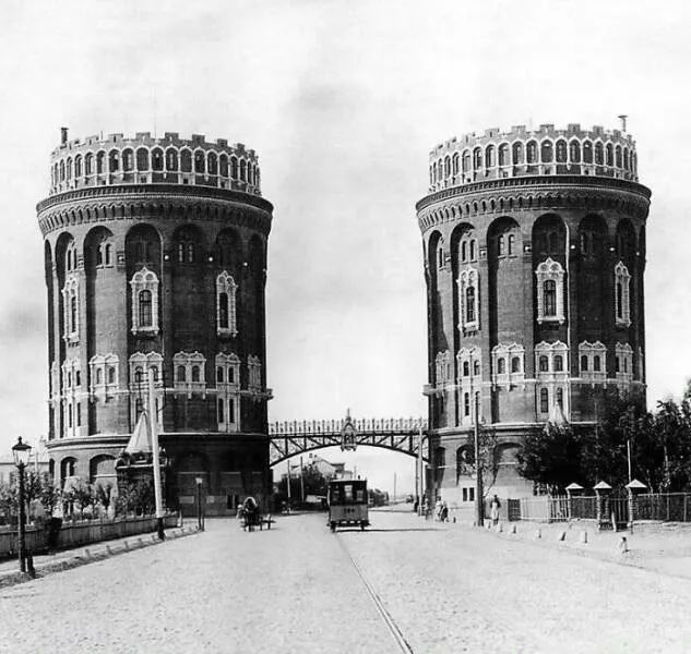 Beaute intemporelle larchitecture qui fait resonner le passe - #42 Tours d’Eau de Krestovsky, Moscou – Construites en 1892, Démantelées en 1940 Beaute intemporelle larchitecture qui fait resonner le passe - #42 Tours d’Eau de Krestovsky, Moscou – Construites en 1892, Démantelées en 1940